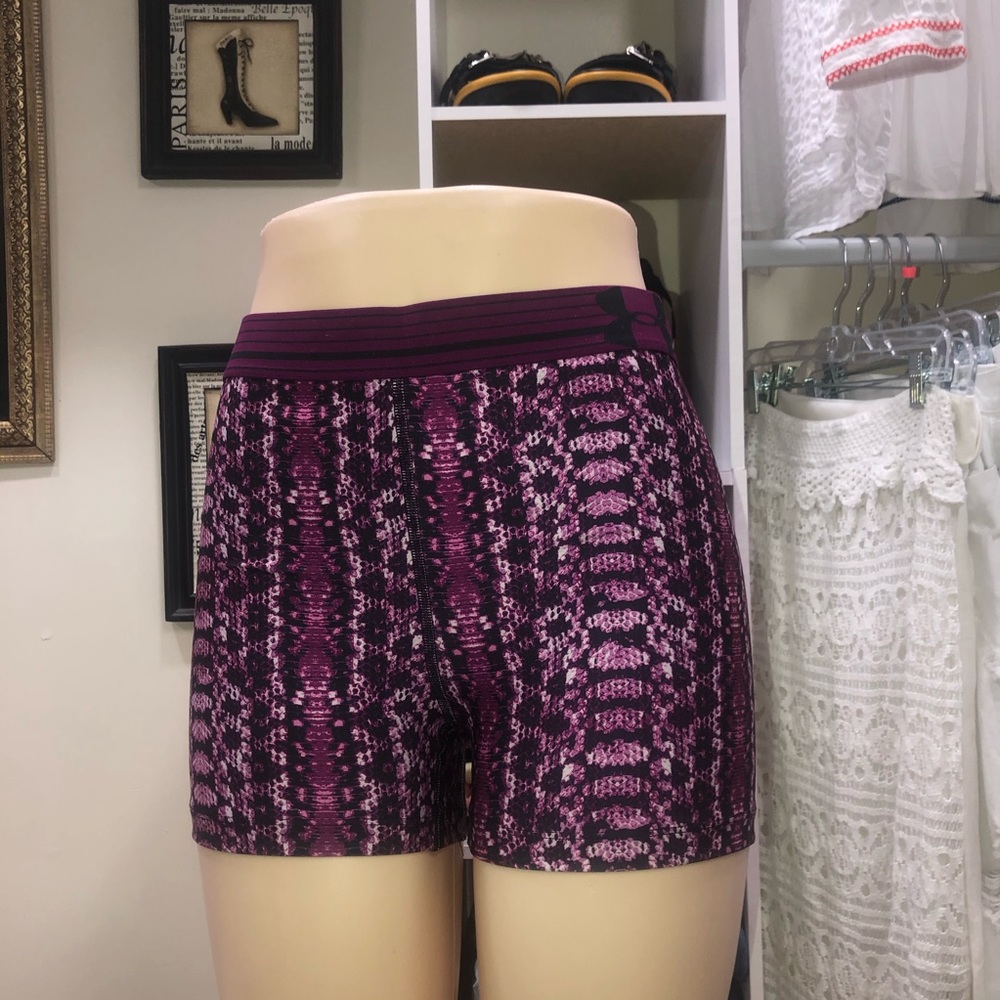 Under Armour Alpha Printed 3" Compression Shorts - image 2